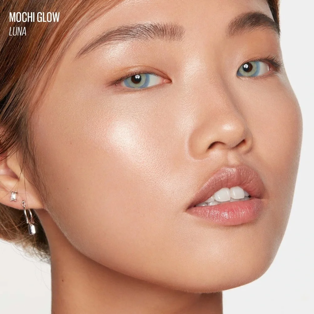 Kaja Mochi Glow Highlighter in Luna